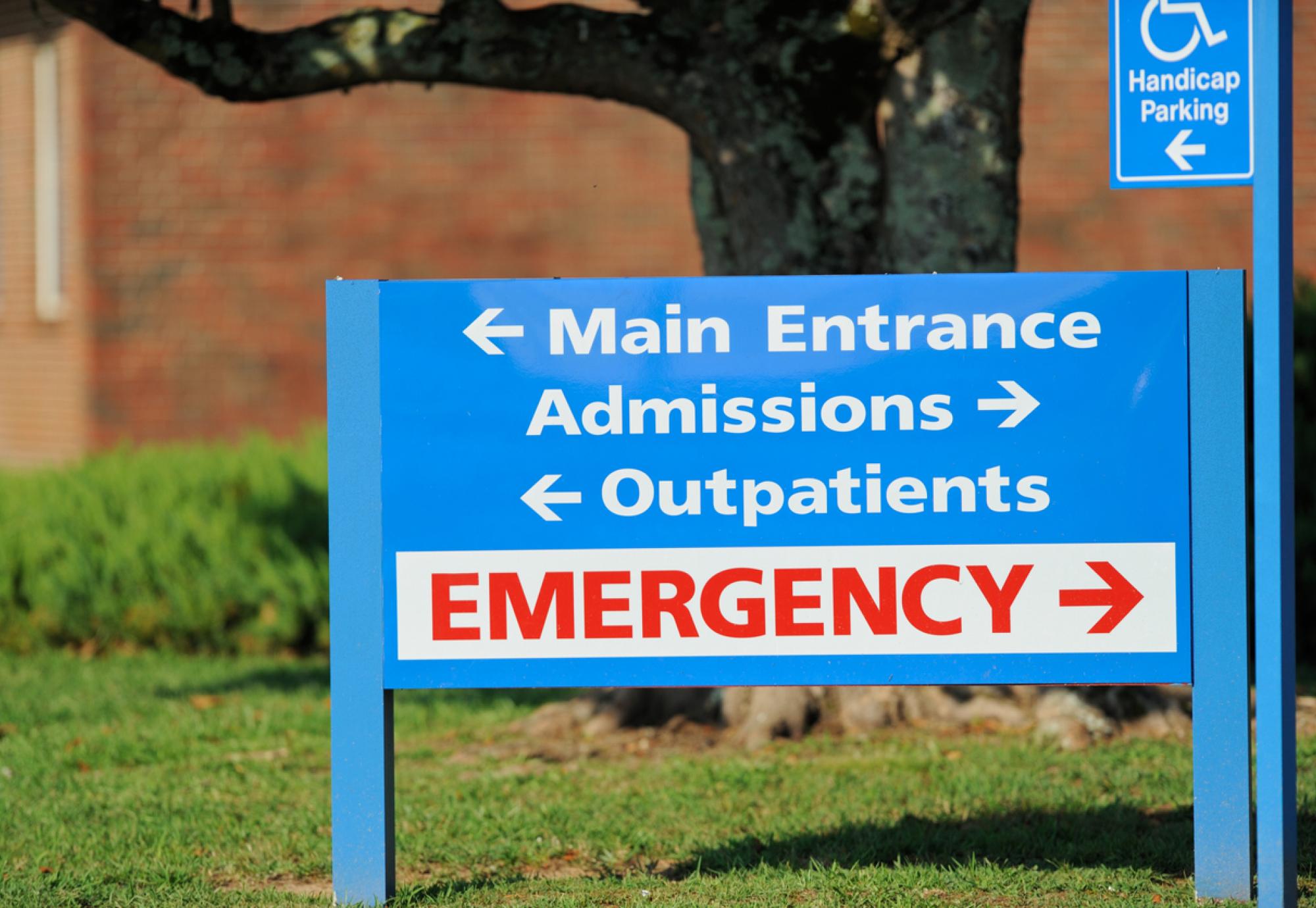Main entrance, admissions, outpatients and emergency room sign