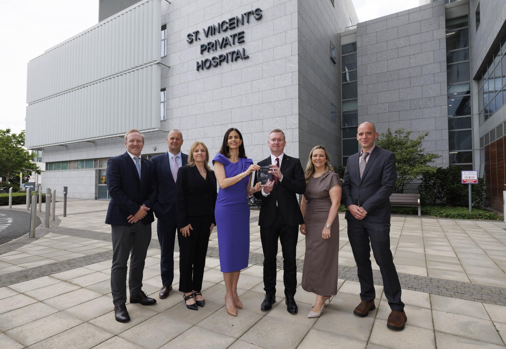[Left to right] Prof. Ronan Killeen - Consultant Radiologist at St. Vincent's Private Hospital, Andy Wilks - Head of Enterprise Services for Siemens Healthineers Great Britain and Ireland, Edel O’Keeffe - Director of Finance at St. Vincent's Private Hospital, Ghada Trotabas - Managing Director of Siemens Healthineers Great Britain and Ireland, Brian Fitzgerald - Chief Executive Officer of St. Vincent's Private Hospital with Grania Heal – Country Head for Ireland at Siemens Healthineers, and Rob Ruttledge