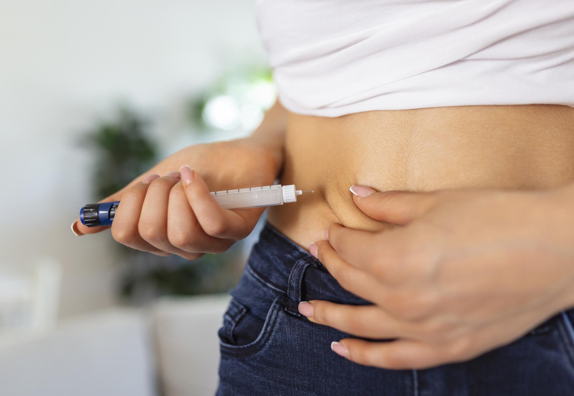 A diabetic patient using insulin pen