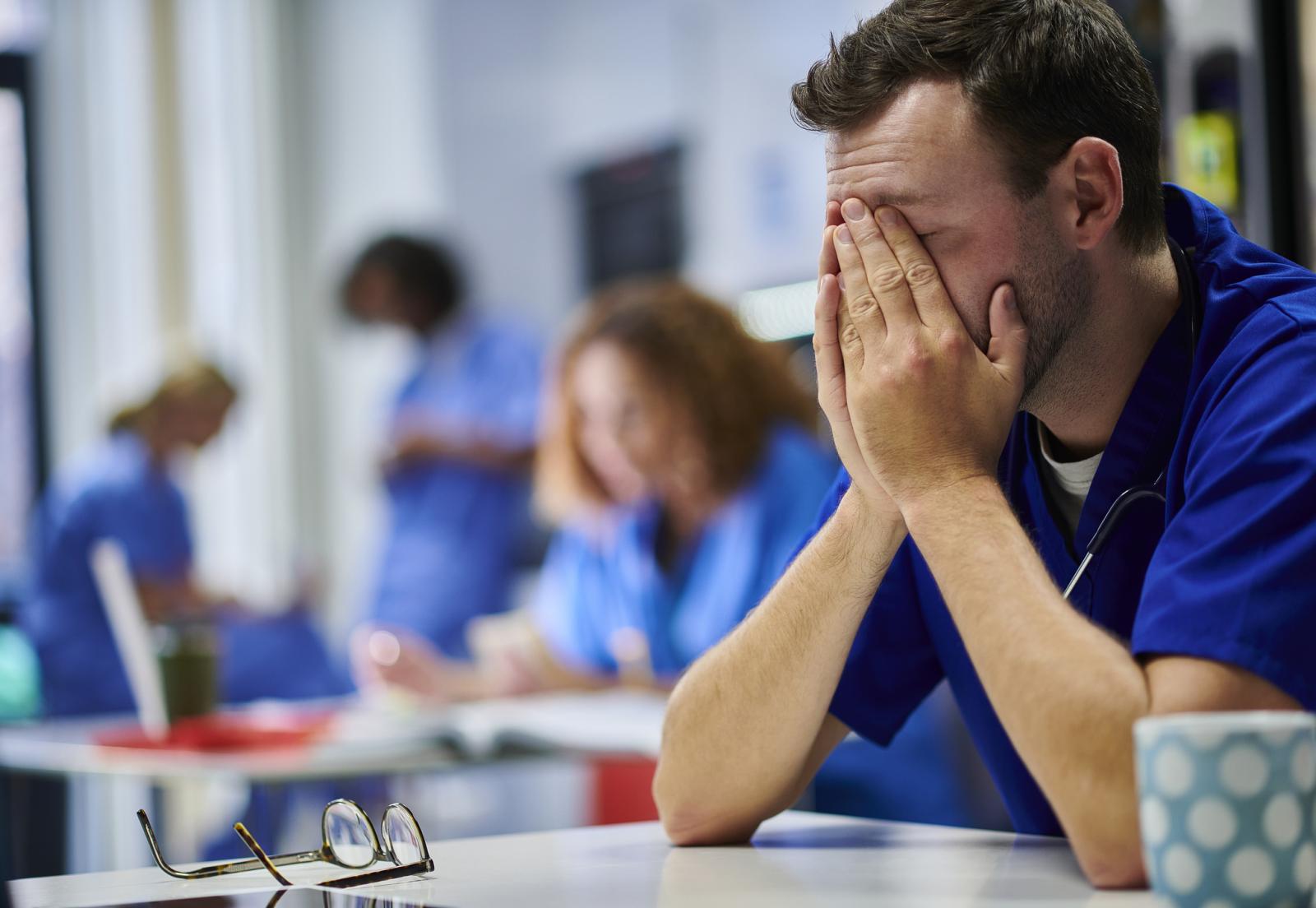 NHS staff survey reveals highest levels of physical attacks in three yea...