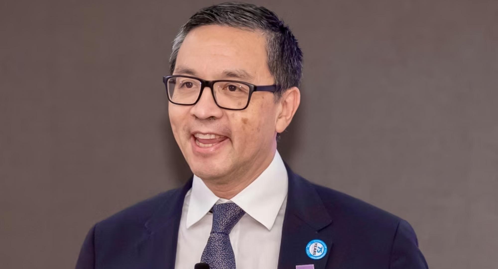 Dr Adrian Hayter