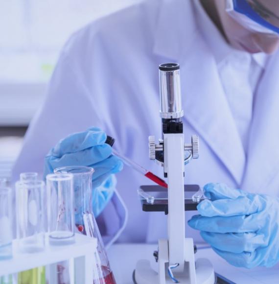 Scientist working in a lab 