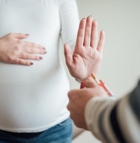 Pregnant woman not smoking